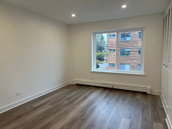 Photo - 8232 Niles Center Rd Unidad 202