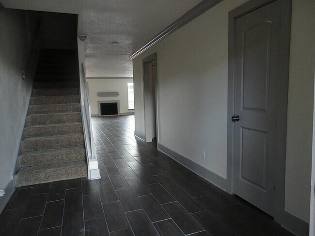 Building Photo - 6654 Montauk Dr Unit True