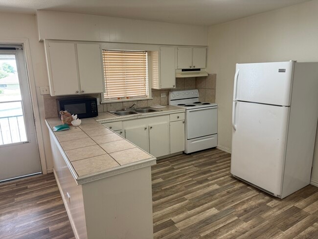 Kitchen - 406 Hialeah Ave Unidad 406 Hialeah ave Houma La