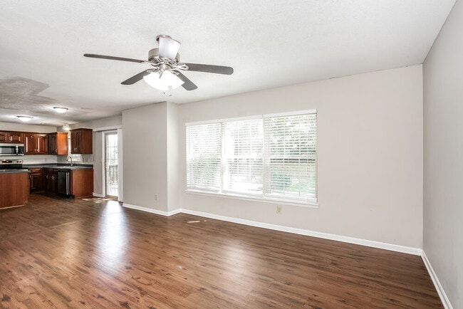 Photo - 5805 Tanager Ln