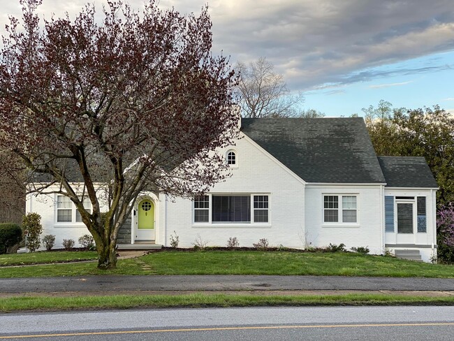 Front of House - 4604 Boonsboro Rd House