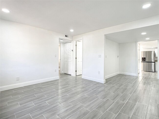 Photo - 560 Fairmount Rd