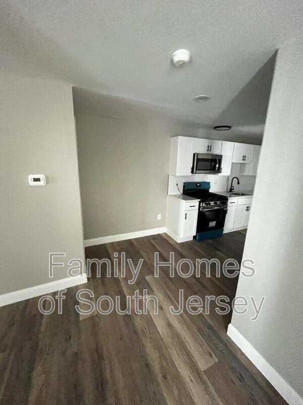 242 N Broadway Unit 4