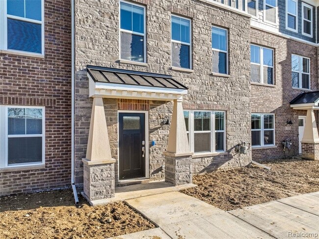 Photo - 43173 Atwood Ave