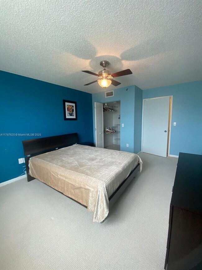Photo - 19501 E Country Club Dr Unit 9601