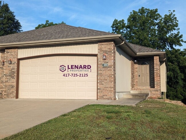 Building Photo - Farm Rd 123 Unit 1981