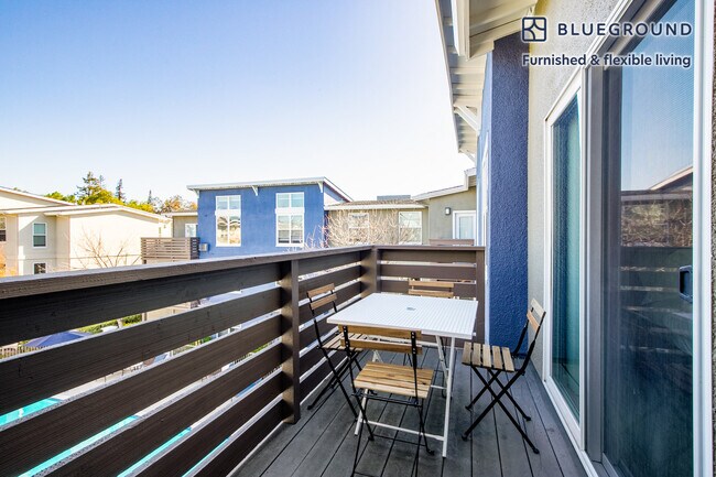 Photo - 30 Buckingham Dr Unit FL3-ID463