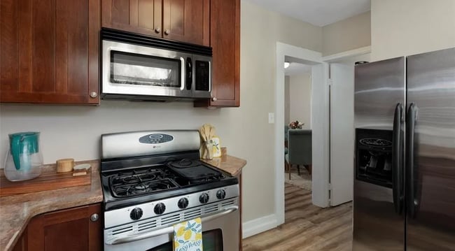 Photo - 1793 Channing St