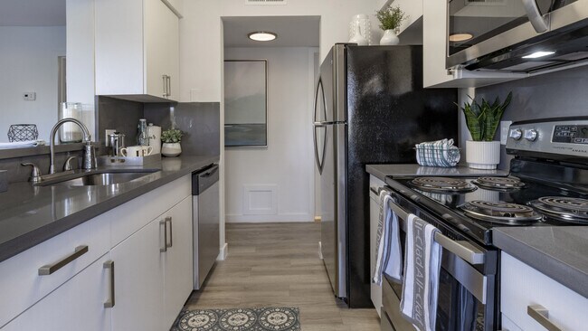 Photo - 8800 Lakeside