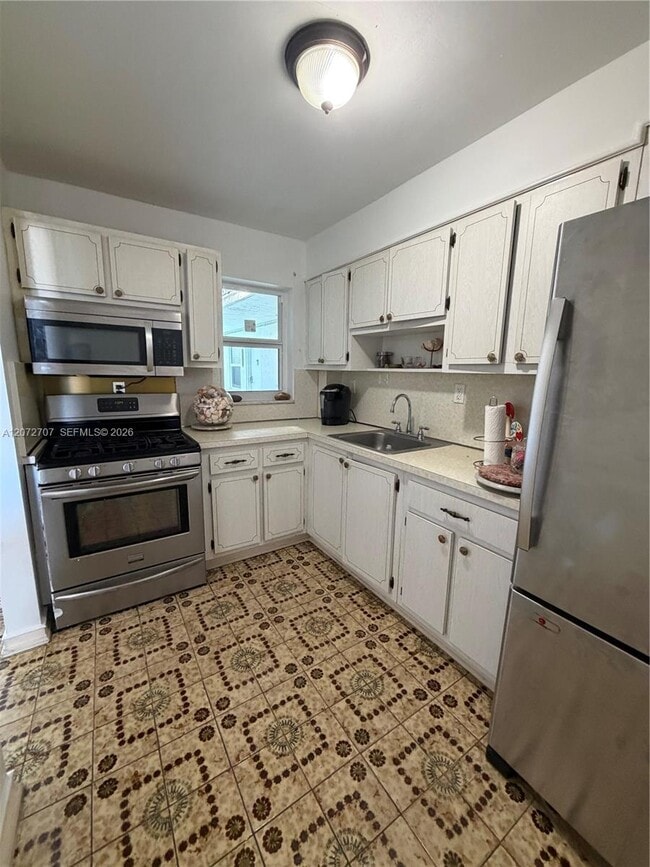 Photo - 720 Collins Ave Unit 502