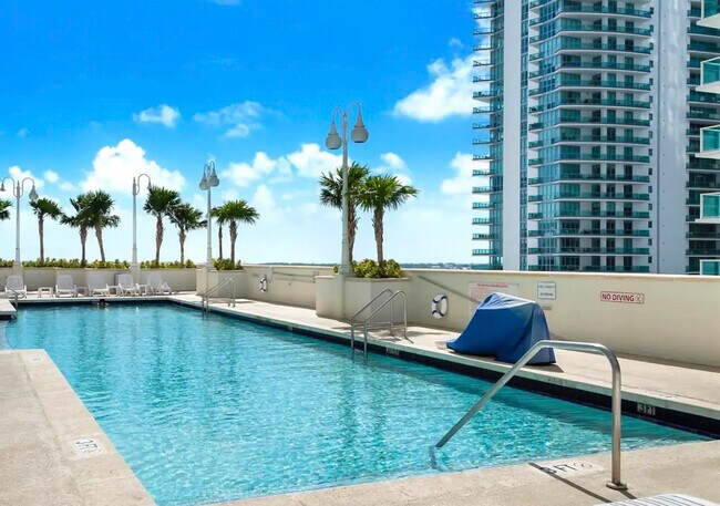 Rooftop Pool - 1200 Brickell Bay Dr Unit Brickell Miami View Furn.