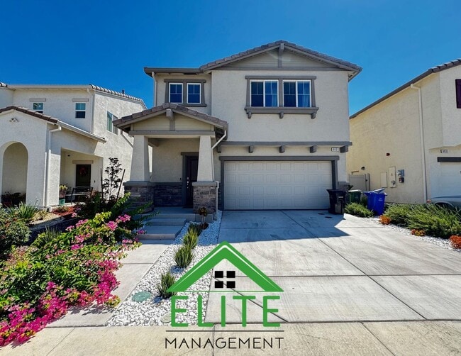 Building Photo - Spacious 4-Bedroom, 3-Bath Home in Prime E...