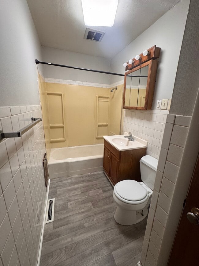 301 S Eason Dr Unit 1