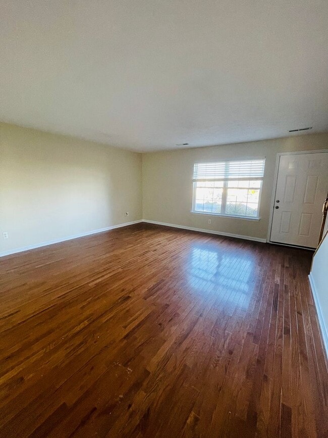 Photo - Townhouse for Rent in Beacon Hill