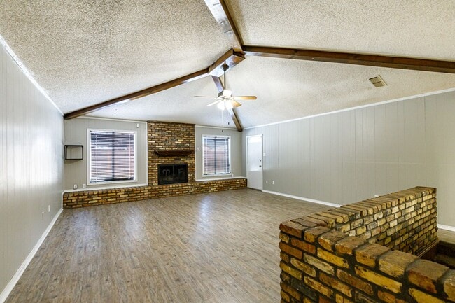 Photo - 3 bed 2 bath house with basement