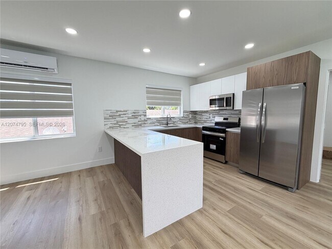 311 SW 27th Ave Unit 317