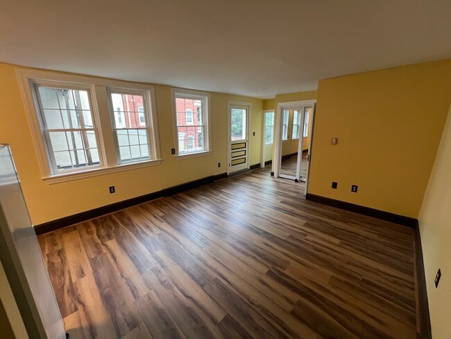 Photo - 212A N Market St Apartamentos Unidad # 1