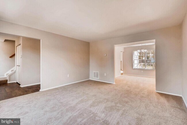 Photo - 915 Cambridge Ave