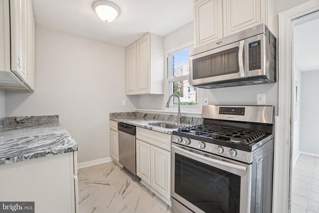 Photo - 420 Oglethorpe St NE