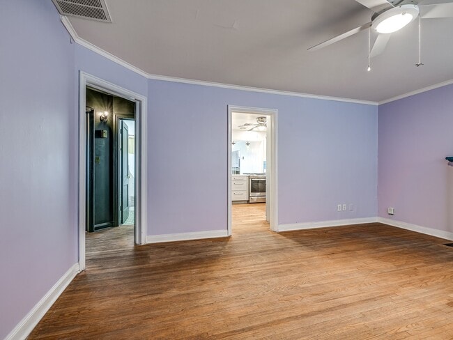 Photo - 458 S Indianapolis Ave