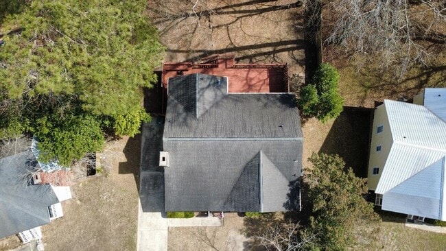 Photo - 740 Marigold St