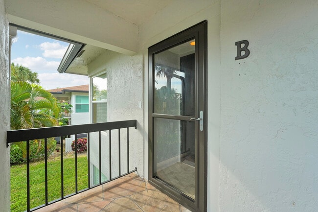 Photo - 13679 Date Palm Ct Unit B