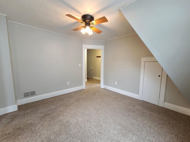 Photo - 7 11th Ave SW