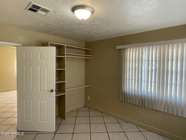 Photo - 1701 E Harvard St