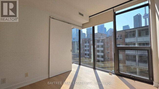 Photo - 15 Beverley St Unit 608