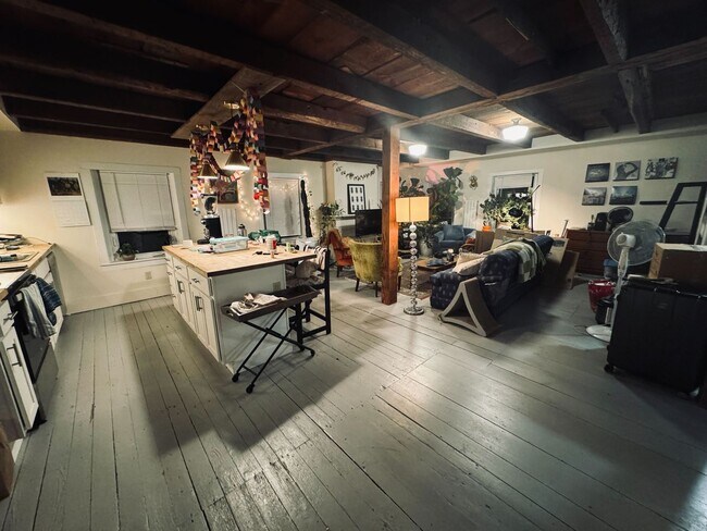 Building Photo - 65 Park St Unit 2