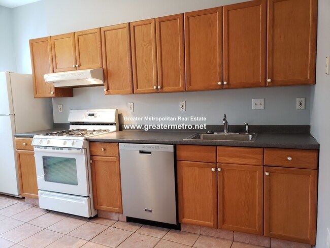 Building Photo - 40 N Bennet St Unit 3