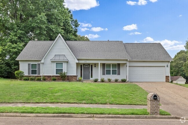 Building Photo - 3 Bedroom, 2 bath with a bonus room near B... Rental