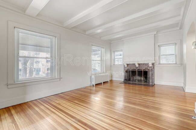 Photo - 1275 Detroit St