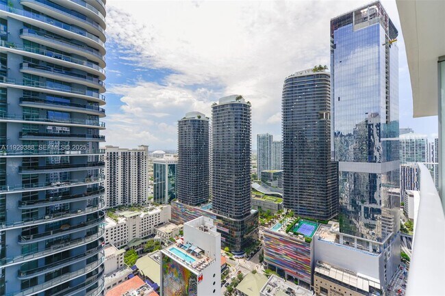 Photo - 1010 Brickell Ave Unidad 3710