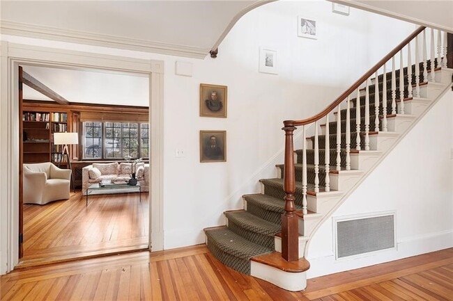 Photo - 5 Cushing St