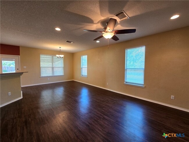 Photo - 1492 Jordan Crossing