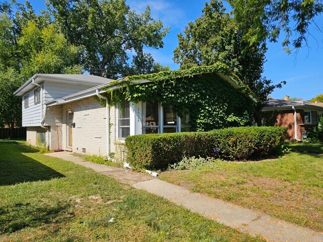 Photo - 9924 Crawford Ave