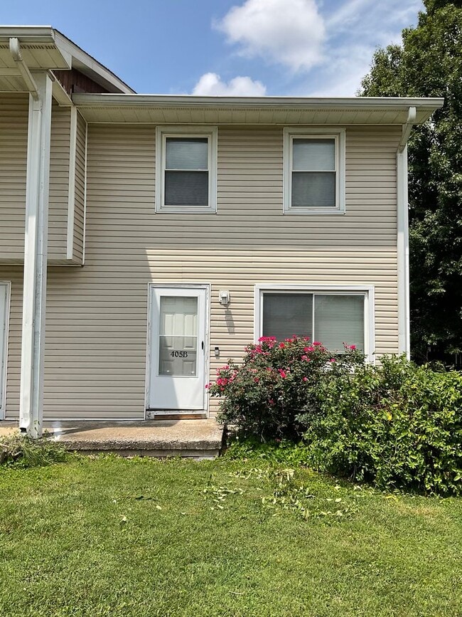 Building Photo - 405 E Poos Dr Unit 405 BPoos