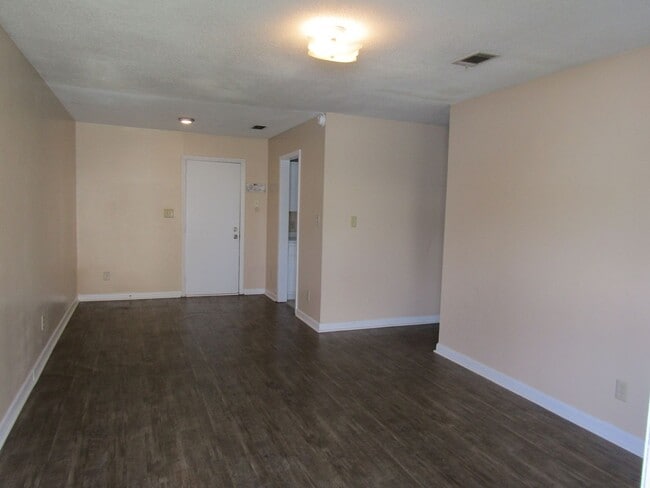 Photo - 758 Sharon St Unit Apt. 9