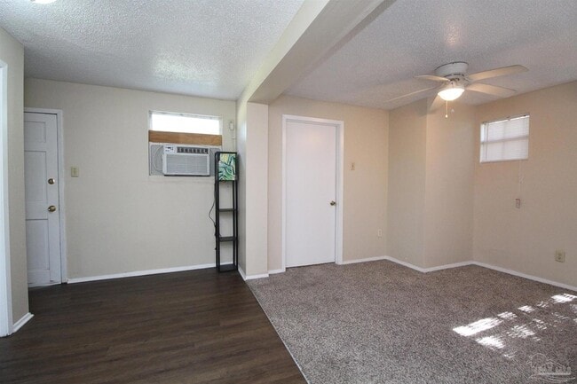 Photo - 5 Edgewood Cir