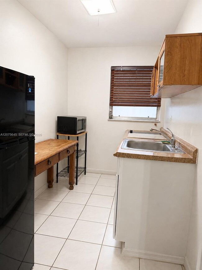 6488 SW 25th St Unit 1