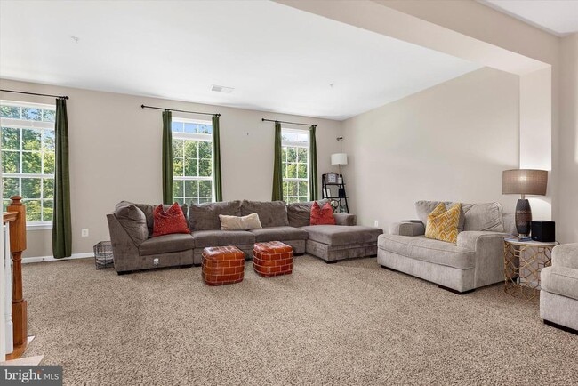 Photo - 364 Chessington Dr