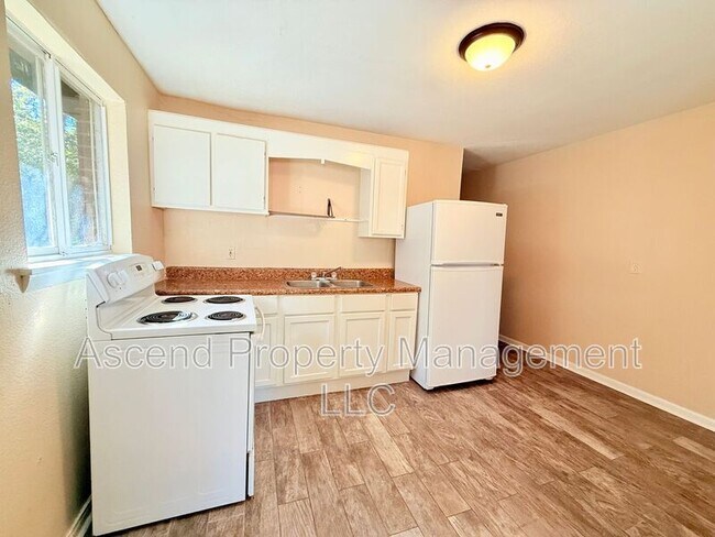 Photo - 2108 Cooley St Unit B