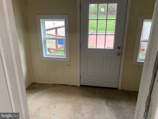 Photo - 559 Hillman Dr