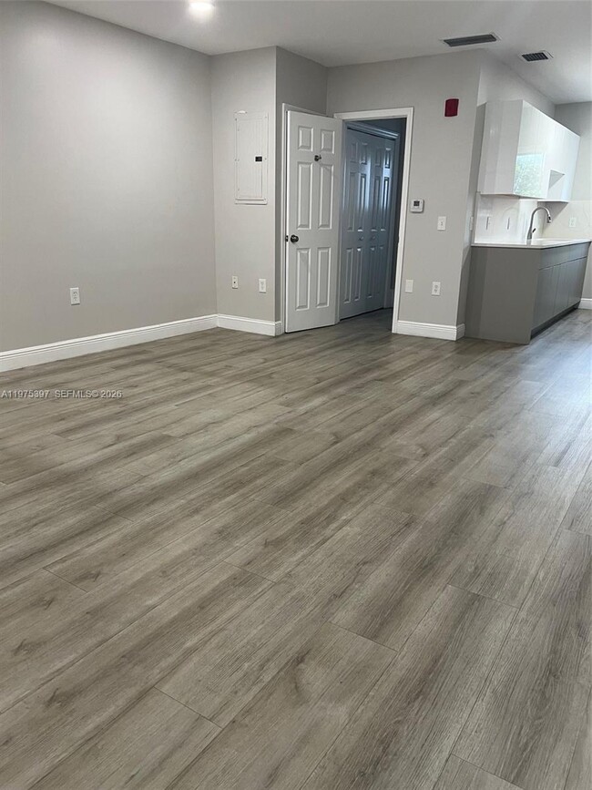 Photo - 1901 Johnson St Unit 2