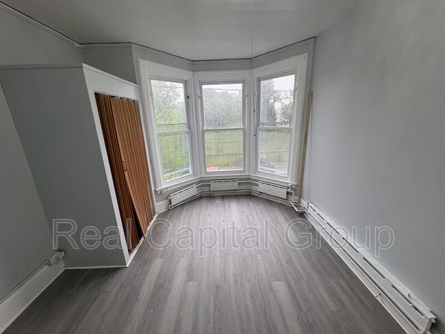 184 Quail St Unit 2 2nd Fl