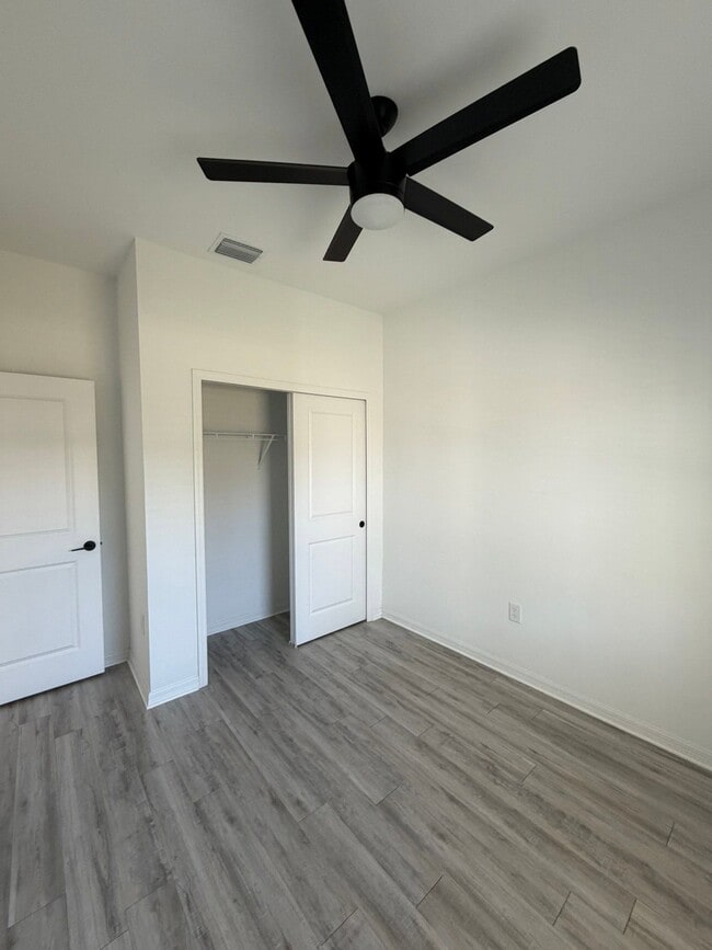 Photo - 1145 Edgerton Ave