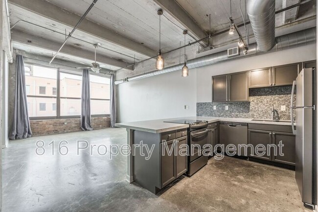 Photo - 715 May St Unidad Apt 325