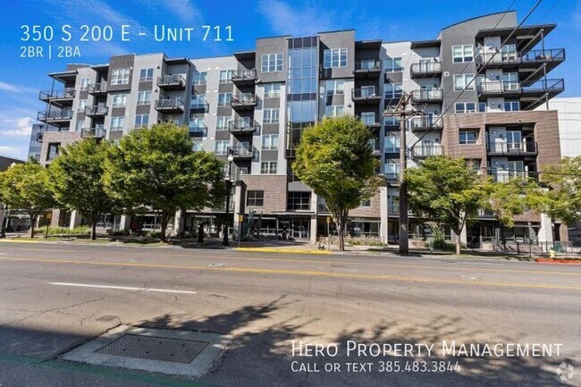 Building Photo - Beautiful Downtown Apartment! Unit 711