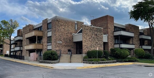 Building Photo - 1806 Hemlock Pl Unit #206 Rental